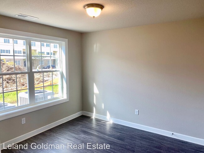Building Photo - 3 br, 2.5 bath House - 417 21st 1/2 Street