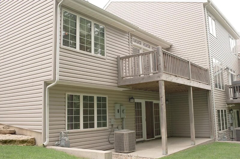 Building Photo - 1100 Oaktree Pl