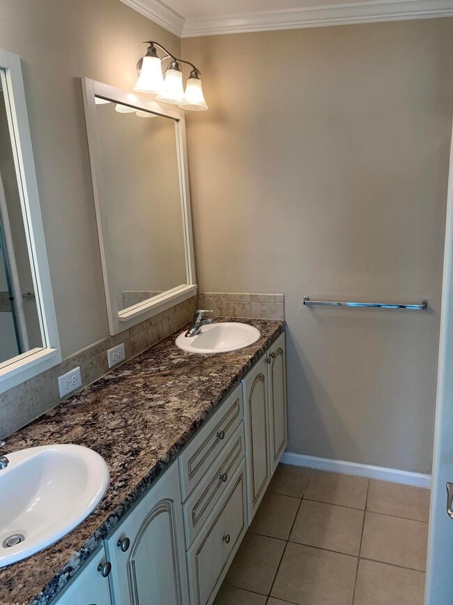 Building Photo - 28508 Channel View Dr