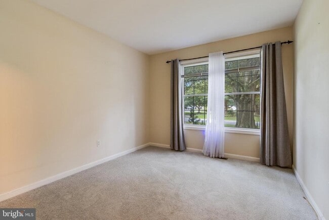 Building Photo - 37487 Burton Ct