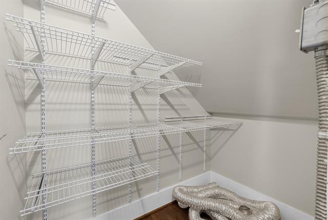 Building Photo - 1630 Mistletoe Blvd