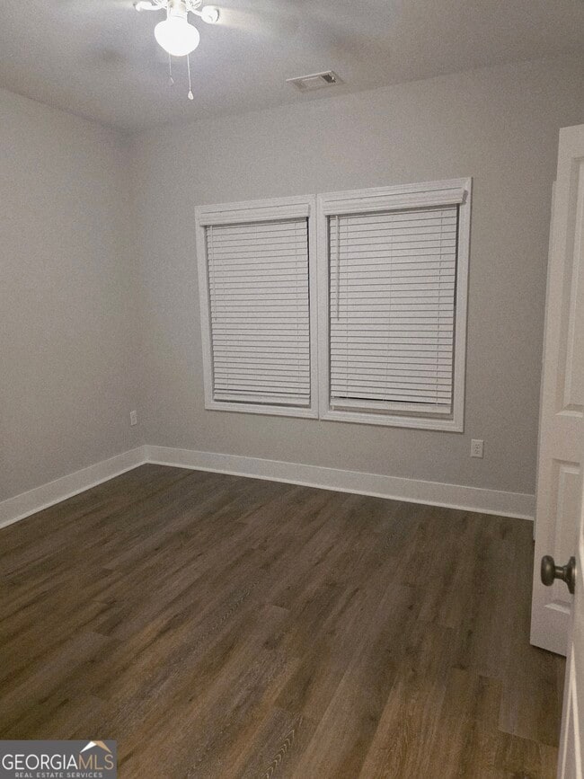 Building Photo - 1007 Autumns Wood Cir E