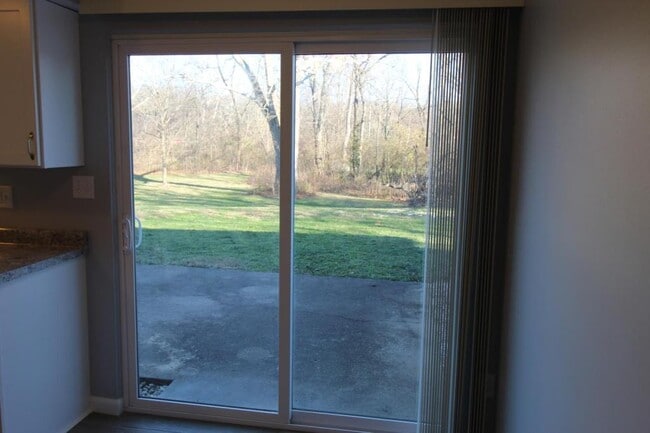 Building Photo - 708 N Main St