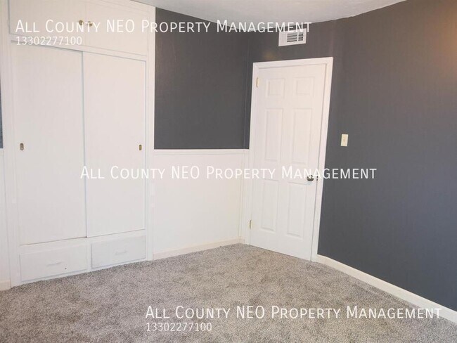 Building Photo - 2290 Suncrest Dr