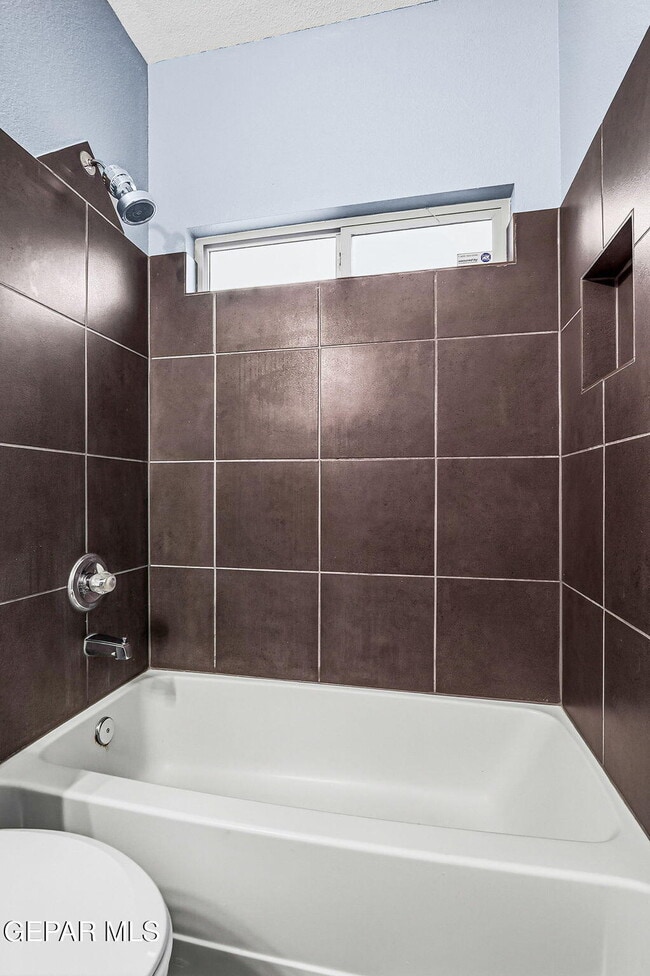 Building Photo - 4917 Ruben Soto