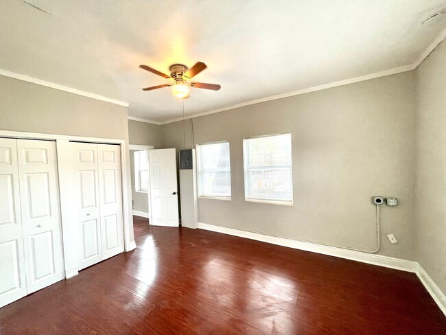 Building Photo - Nice 1 Bed 1 Bath Second Floor Orlando Ren...