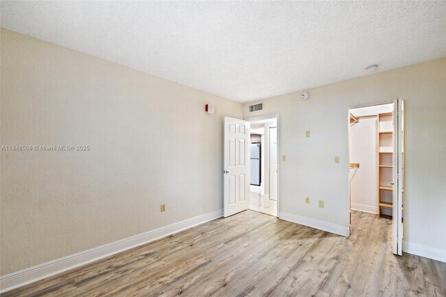 Building Photo - 13920 Lake Placid Ct