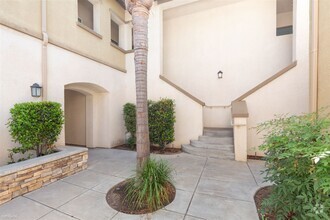 Building Photo - 1 br, 1 bath Condo - 26444 Arboretum Way U...