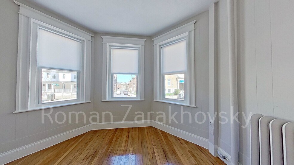 Building Photo - 219 Kelton St