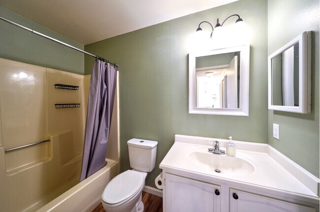 Building Photo - 4450 McGrew Cir