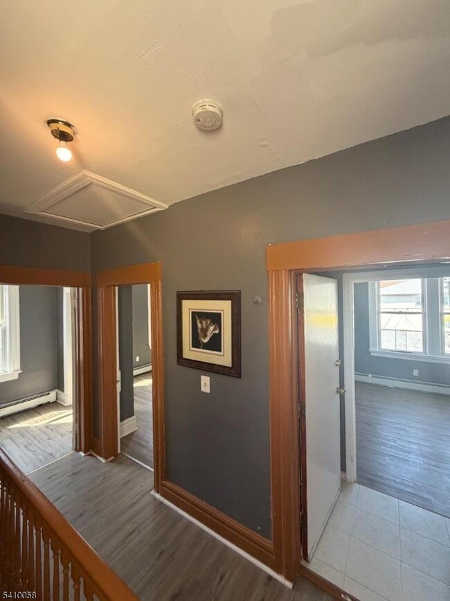 Building Photo - 32 Rosehill Pl