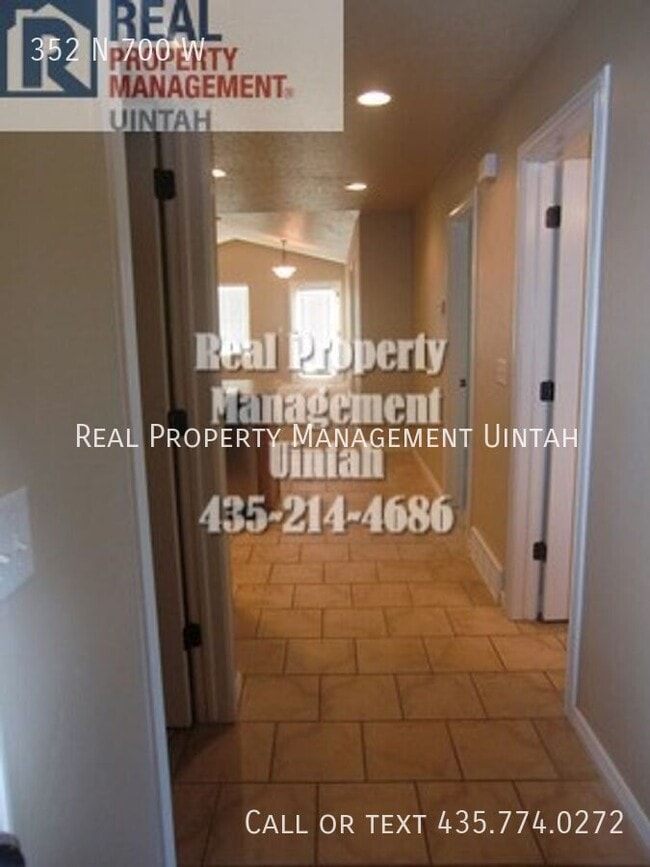 Building Photo - 352 N 700 W