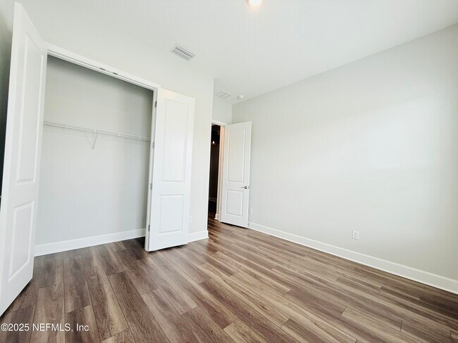 Building Photo - 10682 Aventura Dr