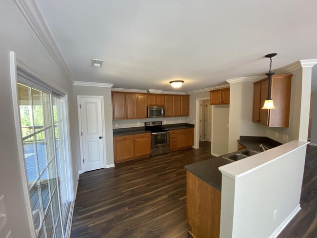 Building Photo - 617 Rockland Dr