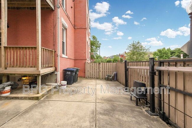 Building Photo - 1819 1st St NW