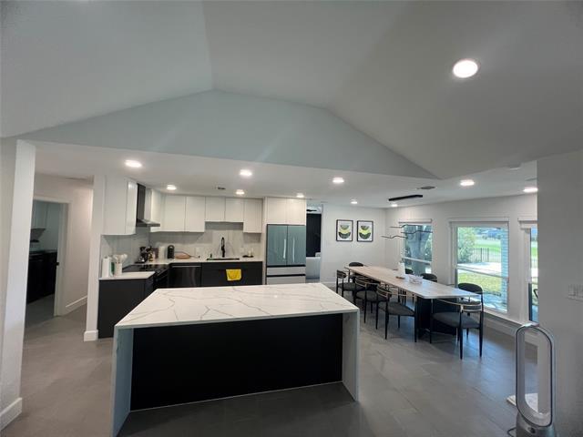 Building Photo - 1007 Kingston Dr