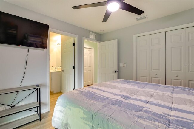 Building Photo - 2441 6th Ave Dr E