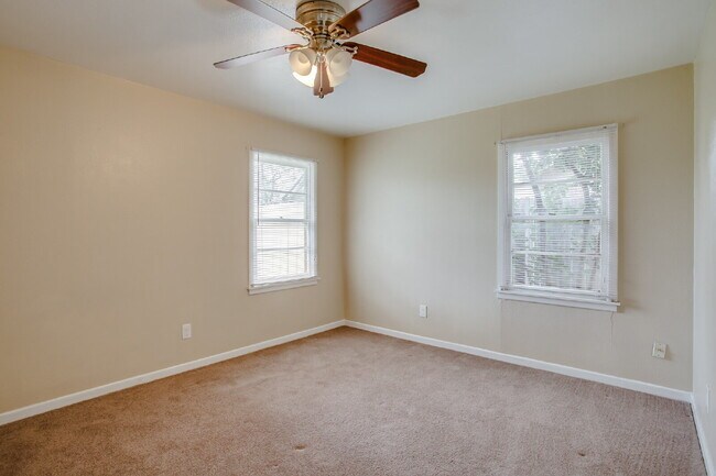 Building Photo - Fantastic home at a fantastic price!