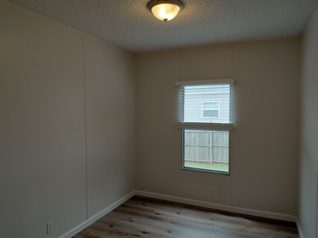 Building Photo - 627 TN-91