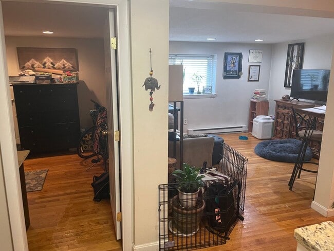Building Photo - 1 Bedroom Brighton Apartment on MBTA/Green Line