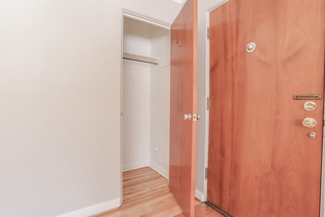 Building Photo - 1181 Bellaire