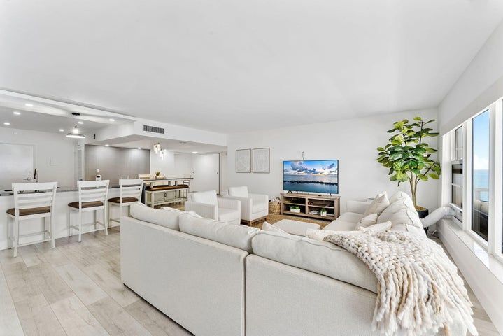 Building Photo - 3750 Galt Ocean Dr