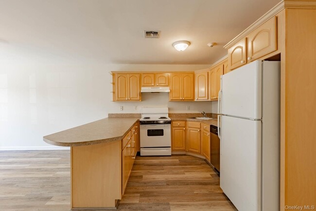 Building Photo - 105 Flurry Ln