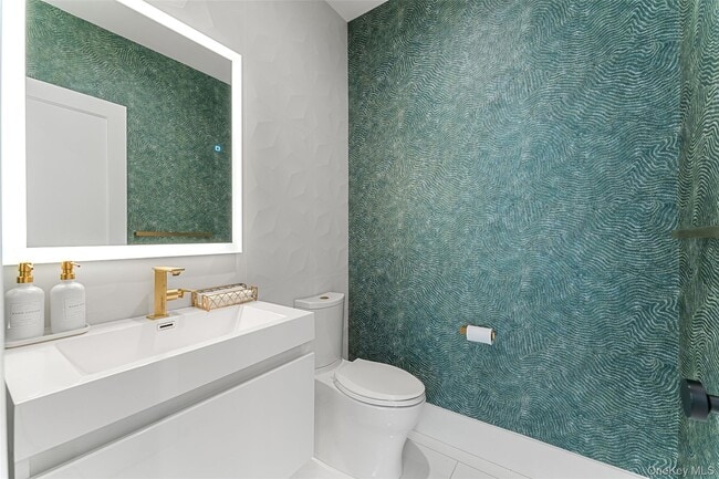 Building Photo - 49 Fayette Rd