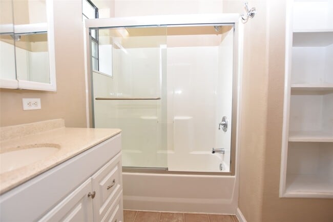 Building Photo - 114 Mc Kinney Ln