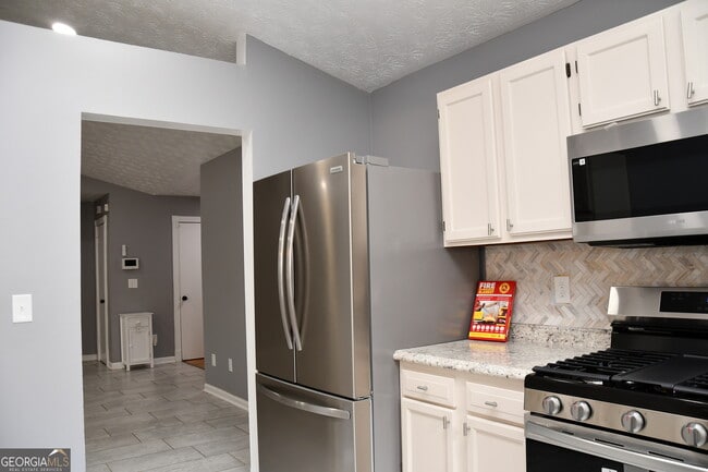 Building Photo - 5932 Homestead Cir
