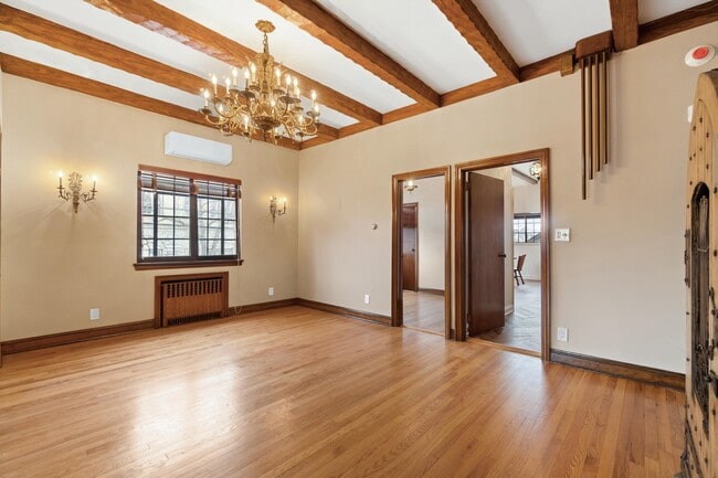 Building Photo - 2314 Palisade Ave