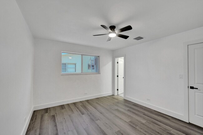 Building Photo - 1738 NE 52nd St