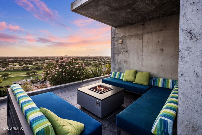 Building Photo - 7120 E Kierland Blvd