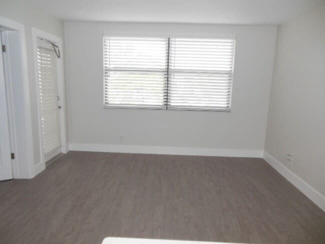 Building Photo - Move-In Ready Rental near Tanger Outlets!