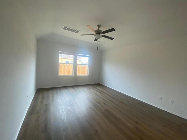 Building Photo - 260 Vortex Pass