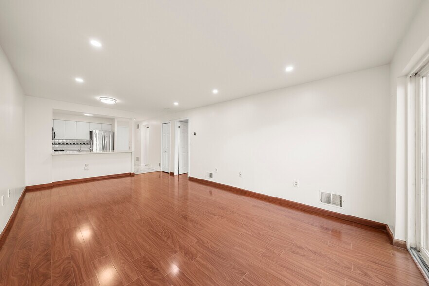 Building Photo - 303 Williams Ct