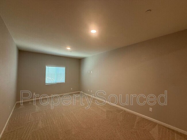 Building Photo - 437 Pendragon St