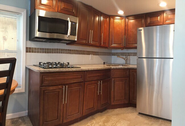 Building Photo - 44 Hancock Ave