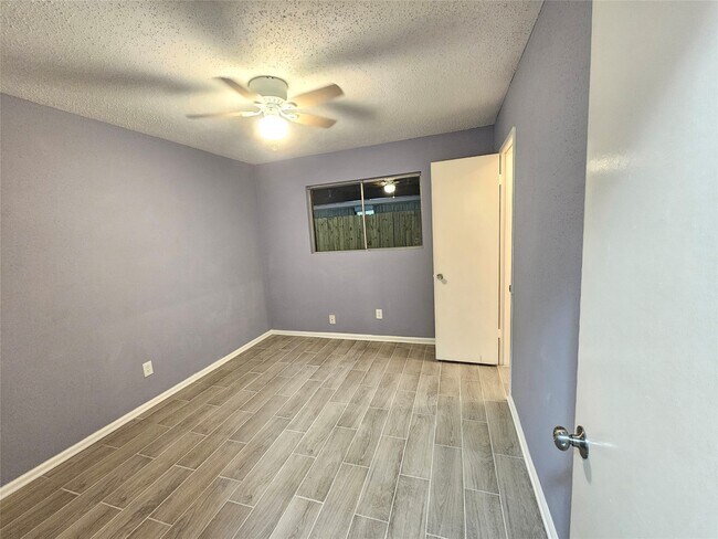 Building Photo - 16226 Villaret Dr