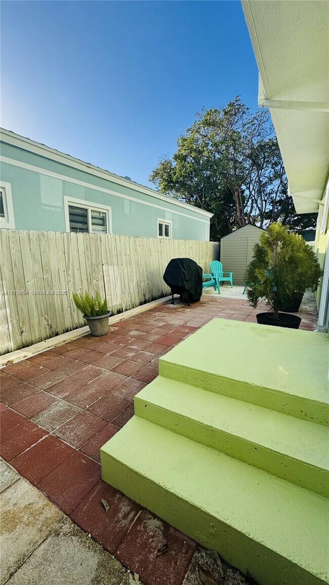 Building Photo - 443 4th Rd