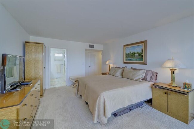 Building Photo - 111 N Pompano Beach Blvd