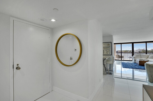 Building Photo - 400 N Flagler Dr