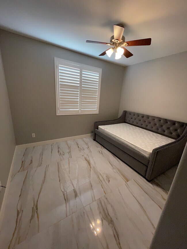 Building Photo - 10950 Mayberry St