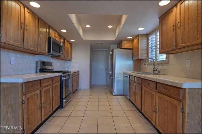 Building Photo - 601 Firedale Ln