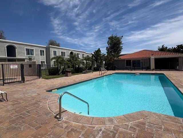 Building Photo - 1240 N Broadway