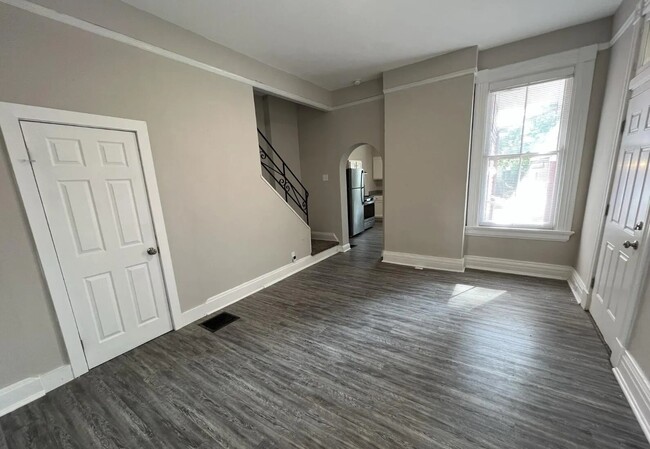 Building Photo - 1526 Holman St