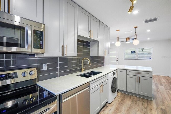 Building Photo - 779 12th Ave N