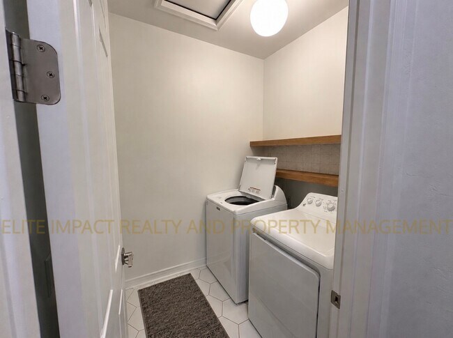 Building Photo - 6698 E Via Arroyo Azul