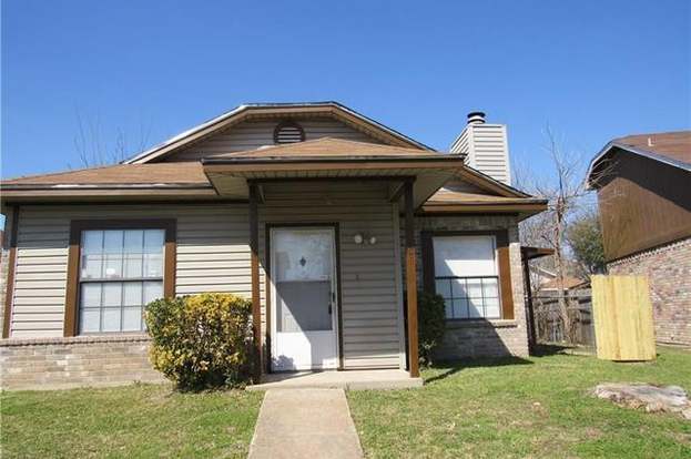 Primary Photo - 2636 Clayton Oaks Dr