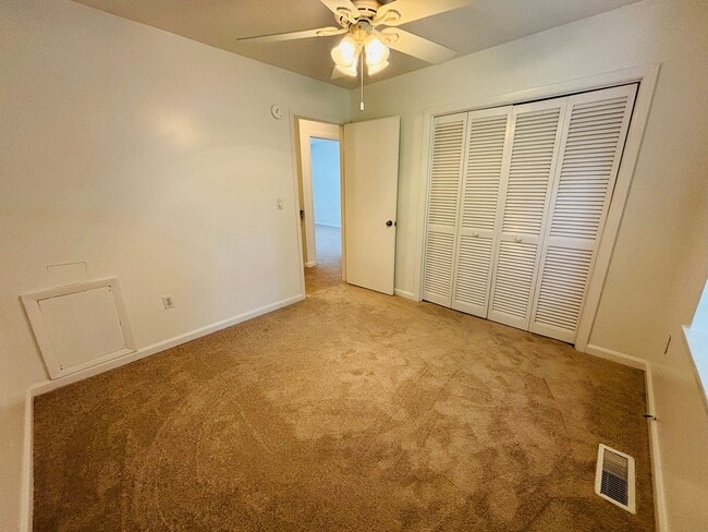 Building Photo - 103 Huntington Ln